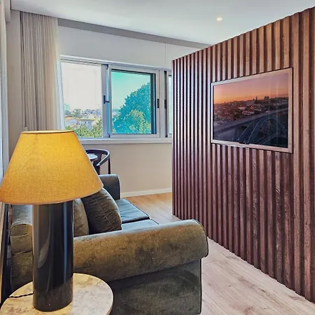 דירה Republic Square View *