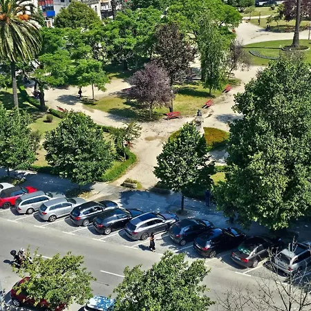 Apartment Republic Square View *